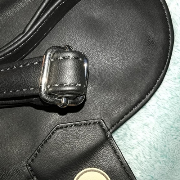 Black Tuck & Loop Soft Crossbody Purse Bag - Picture 6 of 8